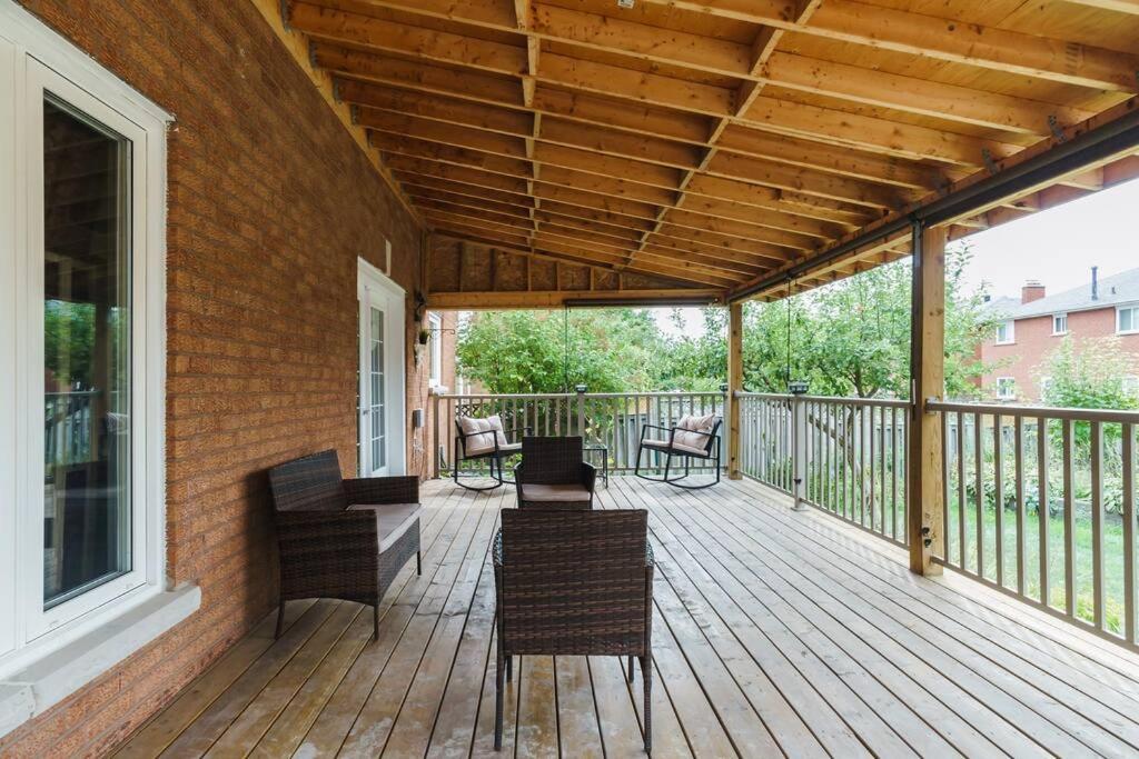 Beautiful Home 4 Bed, 3 Bath, Garage, Backyard! Mississauga Exterior foto